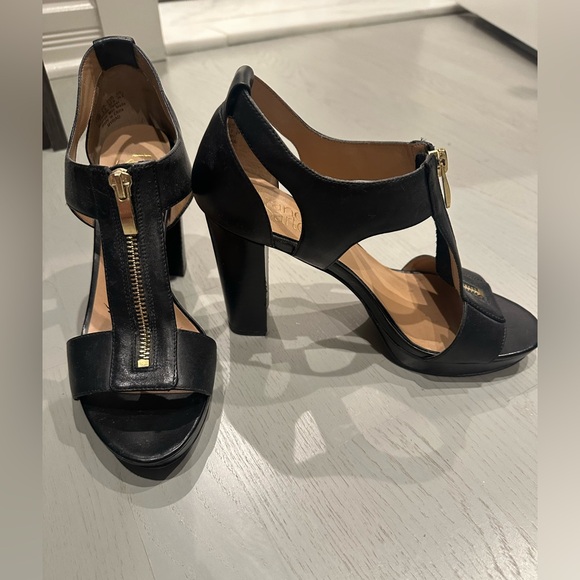 Black Zipper Sandals - Picture 4 of 4